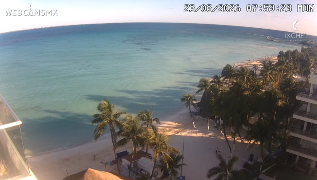 Playa Norte, Isla Mujeres — live webcam March 23, 2026 at 7:59 AM — clear water and white sand