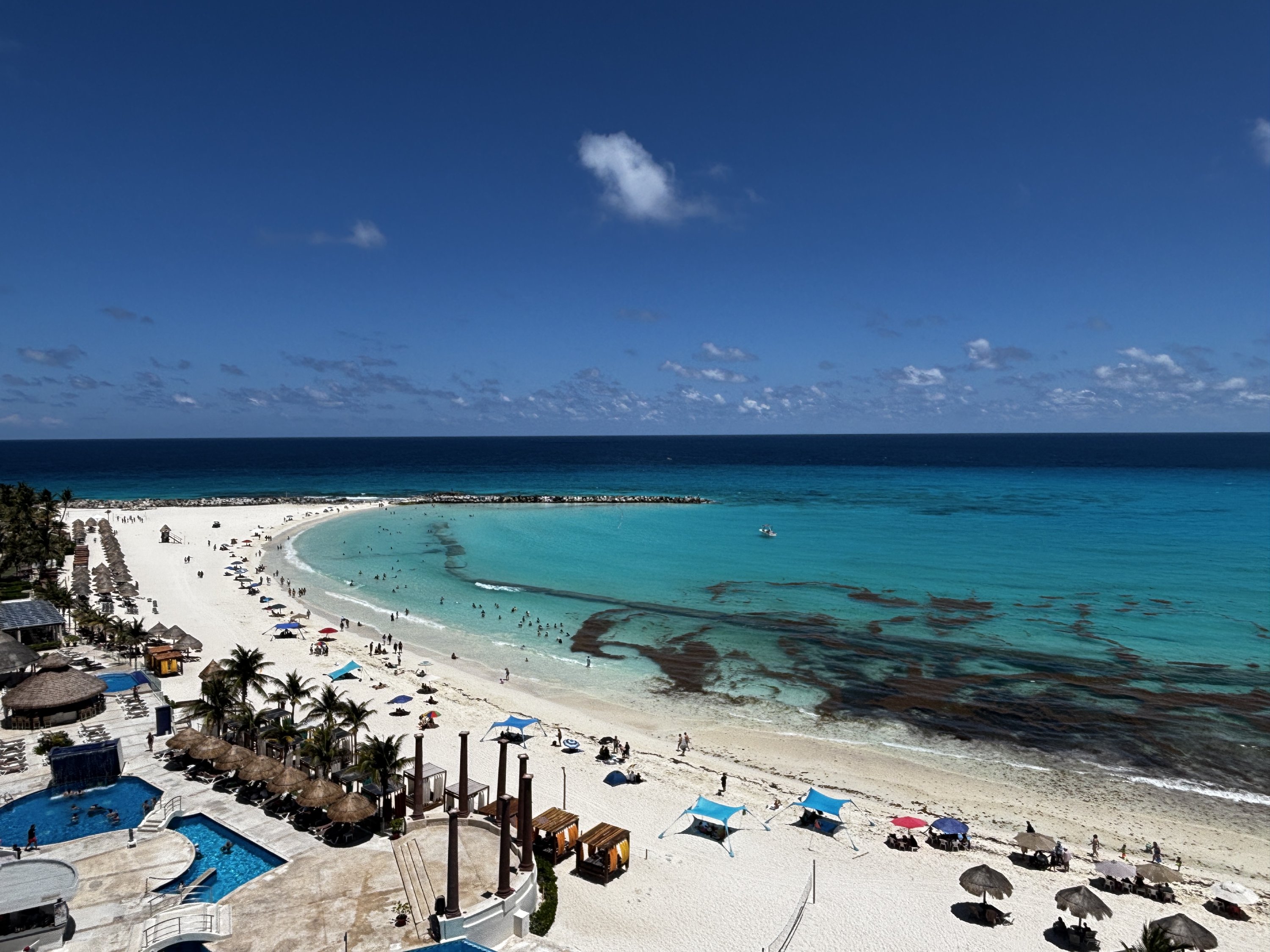Turquoise water Playa Gaviota Azul Cancún Hotel Zone